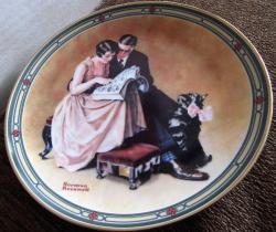 U.S.A 1985 ROMANTİK ÇİFT VE KEDİ RESİMLİ İMZALI PORSELEN DUVAR TABAĞI ASMA APARATI YOK ÇAP 21.5 CM