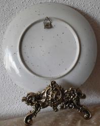 AVRUPA KUŞ ÇOCUK RESİMLİ PORSELEN DUVAR SÜSÜ TABAĞI ÇAP 19.5 CM PİRİNÇ ALTLIK SATIŞA AİT DEĞİLDİR