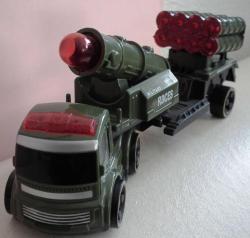 CHINA MALI PLASTİK FÜZE TAŞIYICI ATICI OYUNCAK KAMYON 18.5X4.5 CM YÜKSEKLİK 6.5 CM