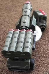 CHINA MALI PLASTİK FÜZE TAŞIYICI ATICI OYUNCAK KAMYON 18.5X4.5 CM YÜKSEKLİK 6.5 CM