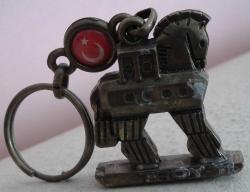 TROY AY YILDIZLI PİRİNÇ ANAHTARLIK 3.5 CM