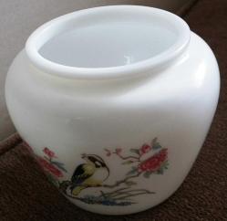 ESKİ AVON ŞİŞE ÇİÇEKLİ KUŞLU BEYAZ OPALİN ŞEKERLİK KASE KAPAKSIZ BOY 10 CM ÇAP 8 CM