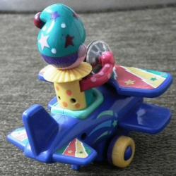 PALYAÇO UÇAKTA ESKİ OYUNCAK ZİLLERİ VURUR 10.5c