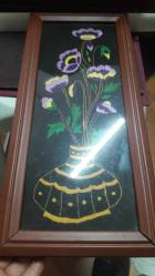 NAKIŞ İŞLEMELİ SAKSI İÇİNDE ÇİÇEK Motifli Kompozisyon ÇERÇEVESİNDE  Ebat: 20x 44 Cm.