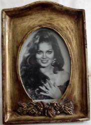 ARTİST FOTOĞRAFI TÜRKAN ŞORAY ORJİNAL FOTOĞRAF İTALYAN ÇERÇEVELİ KABARTMALI DAMGALI 21X15 CM