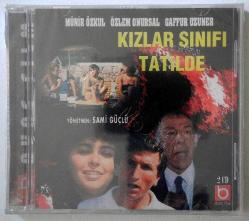 Efemera - KIZLAR SINIFI TATİLDE- MÜNİR ÖZKUL* ÖZLEM ONURSAL VCD FİLM (SIFIR) - kitantik - kitaLog