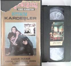 Efemera - BİTİRİM KARDEŞLER- KADİR İNANIR* KARTAL TİBET* MERAL ZEREN VHS FİLM - kitantik - kitaLog