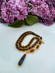 ÜRÜN BÜROKRAT BOY ESKİ İP YOLLARI AŞINMIŞ MÜKEMMEL BİR ATEŞ KEHRİBARDIR İMZALI KOLEKSİYONLUK FIRSAT.