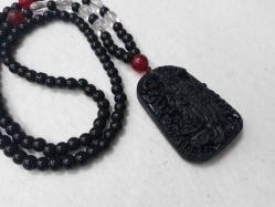 El oyma Yeni model Uzakdoğu Kahin Motifli Doğal Obsidyen Taşı Bay/Bayan Kolye.Koruyucu bir taştır.Kötü enerjiyi uzaklaştırır.