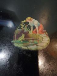 Antika Kurbağa prens resimli teneke tepsi.