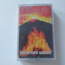 Grup MUNZUR TUTUŞTURUN GECELERİ Sıfır Kaset .A1