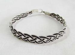 TRABZON KaZaZ EL ÖRMESİ BiLeKLiK.....SİYAH-BEYAZ