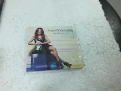 AYŞE ÖZYILMAZEL SIFIR MAKYAJ CD SIFIR