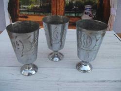 METAL - AYAKLI BARDAK - BOYLARI 12 CM - AĞIZ ÇAPLARI 7 CM - 3 ADET