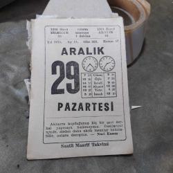 29 ARALIK 1975 SAATLİ MAARİF TAKVİM YAPRAĞI