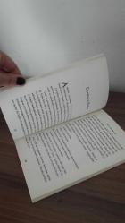 KÖPRÜ ALTINDAKİ AİLE - 1959 NEWBERY ONUR ÖDÜLÜ SAHİBİ