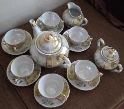 Antika - 17 PARÇA KAPAKLAR DAHİL İSTANBUL PORSELEN ÇAY TAKIMI BİR KAPAKLI ÇAYDANLIK 6 ÇAY TABAĞI VE FİNCANLARI BİR SÜTLÜK VE KAPAKLI ŞEKERLİK - kitantik - kitaLog