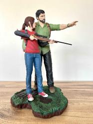 The Last of Us Diorama Joel and Ellie  - 25 cm