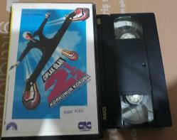 Efemera - VHS - Çıplak Silah 2 Buçuk Korkunun Kokusu - kitantik - kitaLog