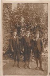 Efemera - OSMANLI DÖNEMİ FESLİ ÇOCUKLAR ÖĞRENCİLER  NADİR SİYAH BEYAZ FOTOĞRAF - ARKASI OSMANLICA YAZILI - kitantik - kitaLog