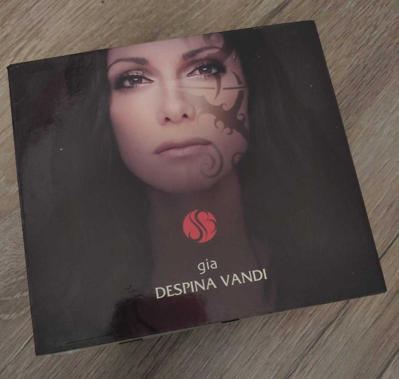 Gia despina vandi перевод. Despina vandi gia. Despina vandi come along now. Деспина ванди. Despina vandi gia.