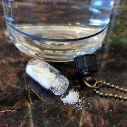 Çevirmeli Su Geçirmez Kapaklı 3cm Mini Cam Şişe Kolye Ilaç Tohum Dilek Hatıra Kapsül