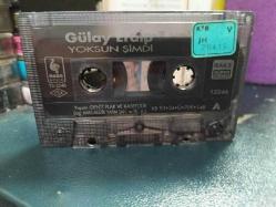 GÜLAY ERALP - YOKSUN ŞİMDİ - KASET [MAVİ KAĞIT BANDROL]