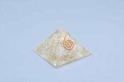 Hakiki Doğal Kristal Kuvars Taşı Orgonit Piramit 33 Gram