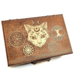 İskandinav Pagan Semboller Ahşap Kutu Sandık Içinde Runik Futhark Viking Alfabesi