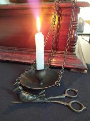 ASKILI ŞAMDAN VE MUM MAKASI