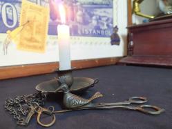 ASKILI ŞAMDAN VE MUM MAKASI