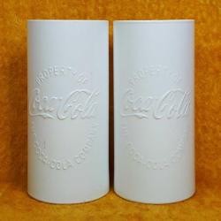 VINTAGE PROPERT OF THE COCA-COLA COMPANY BİR ÇİFT BEYAZ BOYAMA CAMLI , SİLİNDİR FORMLU BARDAK