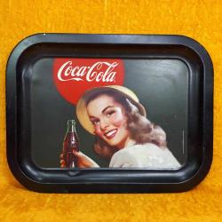 VINTAGE GENÇ KIZ RESİMLİ COCA-COLA TENEKE TEPSİ