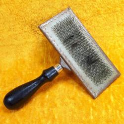 VINTAGE BOBRICK MONTREAL, QUEBEC METAL PET FIRÇASI