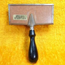 VINTAGE BOBRICK MONTREAL, QUEBEC METAL PET FIRÇASI