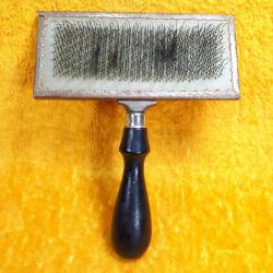 VINTAGE BOBRICK MONTREAL, QUEBEC METAL PET FIRÇASI