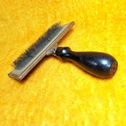 VINTAGE BOBRICK MONTREAL, QUEBEC METAL PET FIRÇASI