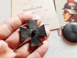 Propaganda kart hediyeli Almanya 1939 Sertifikalı İkinci Dünya Savaşı 2.Derece Demirhaç Rozet