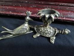 KAPLUMBAĞA ŞAMDAN VE MUM MAKASI