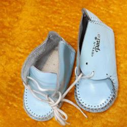 VINTAGE EL YAPIMI MAVİ RENKLİ DERİ BİR ÇİFT BEBEK PATİK