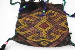 EL YAPIMI HALI ÇANTA  (KUCUK KOLİ)