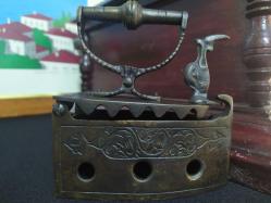 KÖMÜRLÜ KOL YAKA ÜTÜSÜ