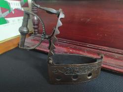 KÖMÜRLÜ KOL YAKA ÜTÜSÜ