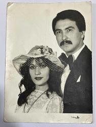 Efemera - 1980 Stüdyo L küçükesat Evlilik Fotoğrafı siyah beyaz büyük boy 13 x 19 cm - kitantik - kitaLog