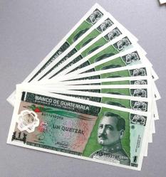 GUATEMALA=2008  1 Quetzal  P-115   ÇİL'  POLYMER  10 ADET!
