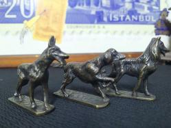 PİRİNÇ KÖPEK FİGÜRLERİ