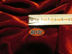 ROZET, AC/DC ROZET .DÜNYANIN EN MEŞHUR AVUSTRALYALI HARD ROCK GRUBUNUN ÇOK ŞIK KULLANILMAMIŞ  ROZETİ 7