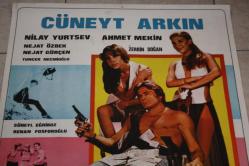 AŞK PARA YUMRUK FİLMİNİN AFİŞİ OYNAYANLAR: CÜNEYT ARKIN, NİLAY YURTSEV, AHMET MEKİN