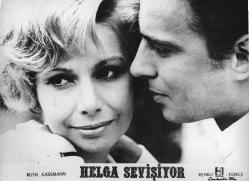 LOBİ KARTI PHOTO FİLM  HELGA SEVİŞİYOR.  8 ORİJİNAL LOBİ FOTOĞRAFI