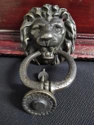 PİRİNÇ ASLAN KAPI TOKMAĞI